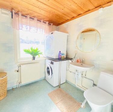 Spacious House for Families & Workers