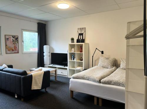 Rentalux Hostel - Private Studio Apartment Room 121