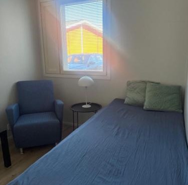 Bright & Cozy 2BR in Central Närpes with easy 24h Check-in in Finby