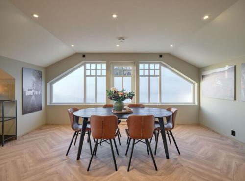 Nice apartment with five bedrooms and sea view