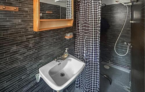 2 Bedroom Stunning Home In Kristinehamn
