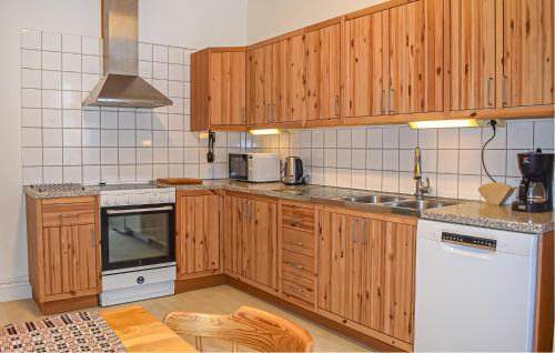 Cozy Home In Gärds Köpinge With Wifi in Gards Kopinge