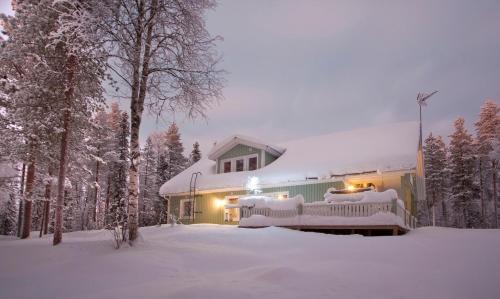 Apartment and beach sauna near KARHUNKIERROS in Kuusamo