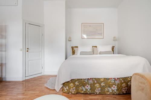 Newly Renovated Elegant Studio Vasastan Odenplan in Stockholm