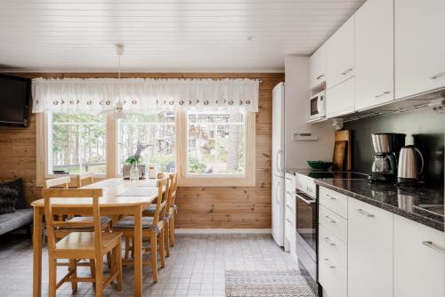 Villa Casanova - Private Seaside Cabin & Sauna Retreat in Porvoo