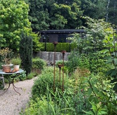 Garden Living next to Ästad Vingård