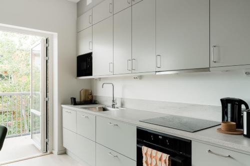 Fresh, Modern Living in a Beautiful Solna Area