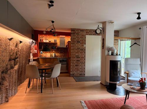 Granit, loft-asunto kallion syleilyssä, ilmainen parkki ja sauna in Porvoo