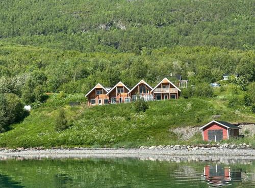Beautiful Villa with sea view, between Lyngen and Tamok