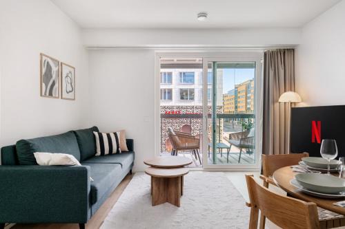Sauna, balcony, wifi, trainstation, Mall of Tripla
