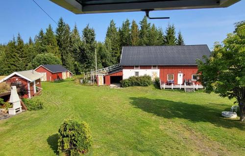 2 Bedroom Cozy Apartment In Braskereidfoss in Valer
