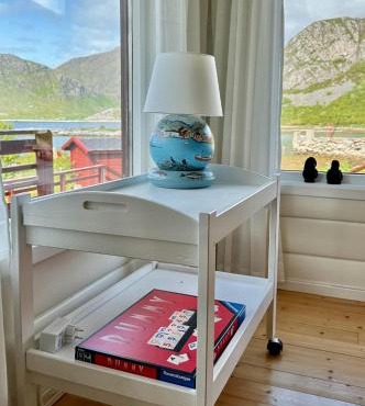 Atlantic Shoreline Cabin in Vestvågøya