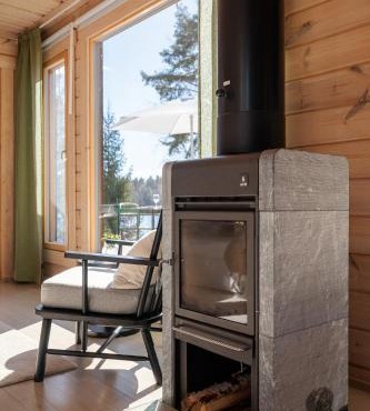 Remote Lakeside Mökki | Wood Sauna & Forest Views in Padasjoki