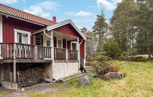Pet Friendly Home In Djurhamn With House Sea View