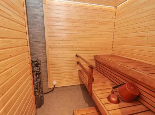 Holiday Home Huvila tornionjoen rannalla by Interhome