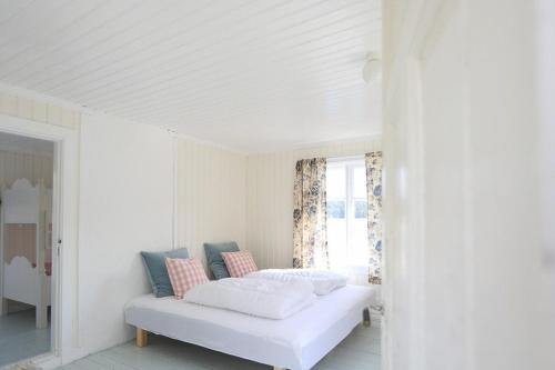 Authentic Cabin On Private Islet In Oslo Fjord in Sætre