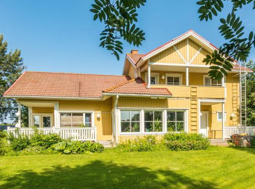 Holiday Home Grand villa kemijoki by Interhome in Kupari
