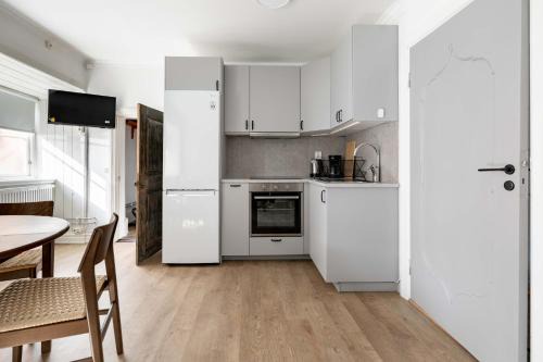 Newly renovated 2 BRD apt in Visby city in Visby