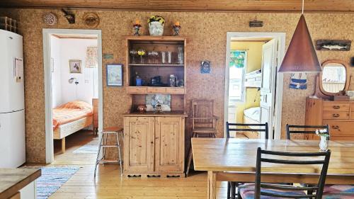 Cozy cottage 200m from the sea in Svanesund - SE09183