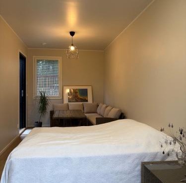 Cozy yard guest room with private entrance in Espoo