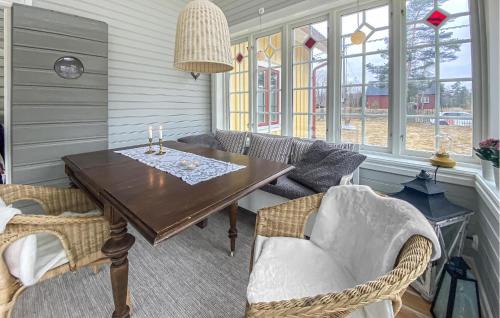 3 Bedroom Amazing Home In Transjö