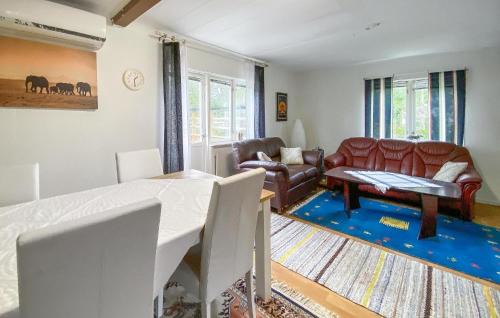 2 Bedroom Stunning Apartment In Bodafors