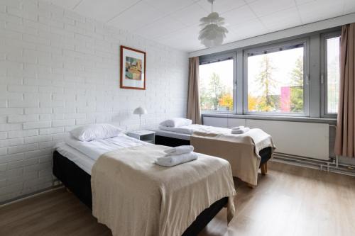 Spacious and cozy 2-room apartment for 4 in Kaivoksela, Vantaa