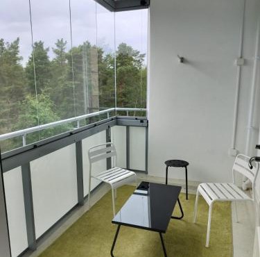 Kotimaailma - Valoisa ja tilava neliö