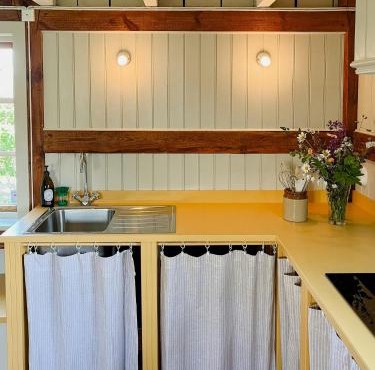 Renovated Cottage By Lake Rydbos