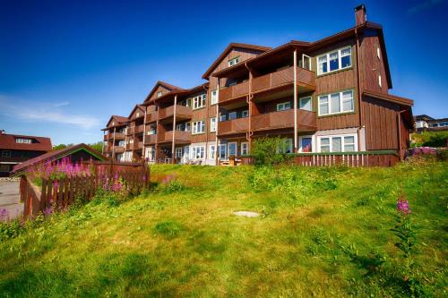 Stylish 4-Bedroom Apartment With Mountain Views! in Oystre Slidre