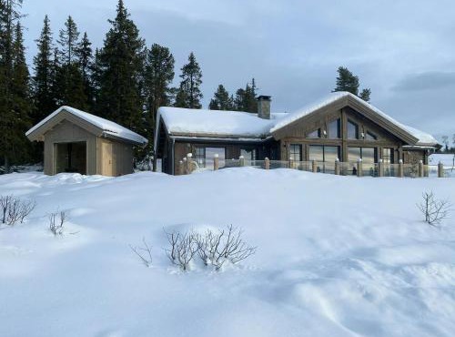 Modern Cabin With Beautiful Design By Gålåvatn in Gålå