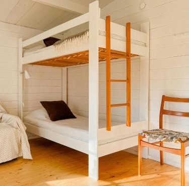 Adventure Explore Island Life In Idyllic Cottage