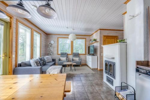 Himoksen Pistaasi Lake view incl WiFi, AC, fireplace in Himos
