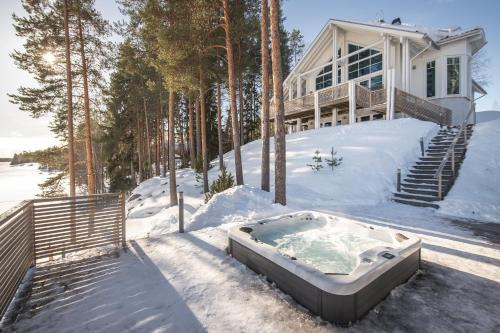 Villa Lago - High Quality Villa for up to 20 guests in Tahkovuori
