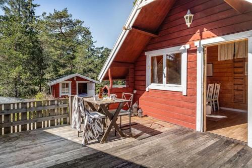 Cosy Cottages Close To Water