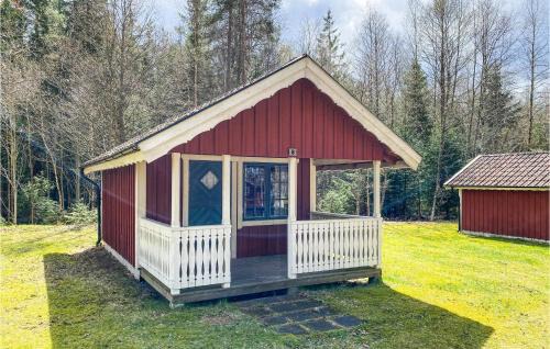 Gorgeous Home In Jälluntofta With Sauna