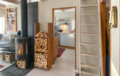 Lovely Home In Taberg With Kitchen
