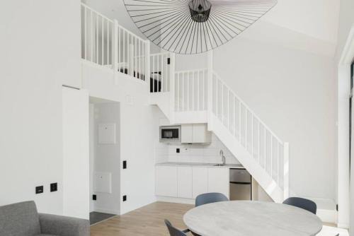 SK67 Modern and bright Loft with free Parking