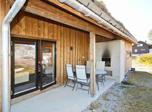 8 person holiday home in SERAL in Hamkoll