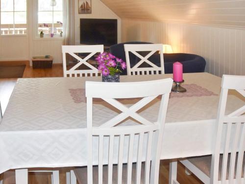Holiday Leirvik 